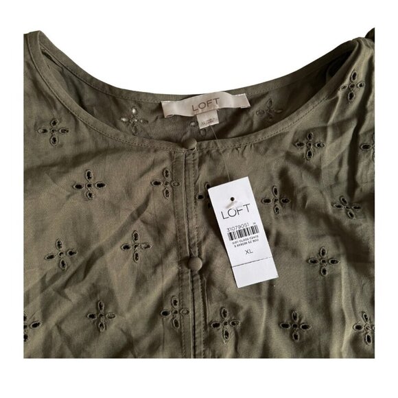 LOFT hunter green Eyelet Peplum Shell size XL NWT - Picture 2 of 7